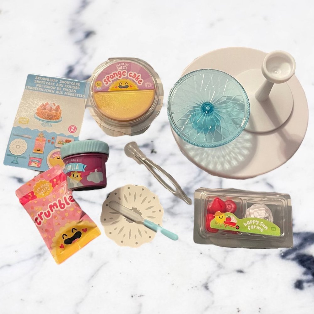 MGAs Miniverse Mini Food Series 2 Diner Strawberry Shortcake